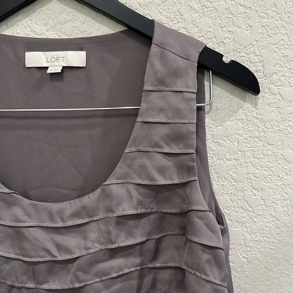 Ann Taylor Loft sleeveless blouse size XS - Picture 2 of 7